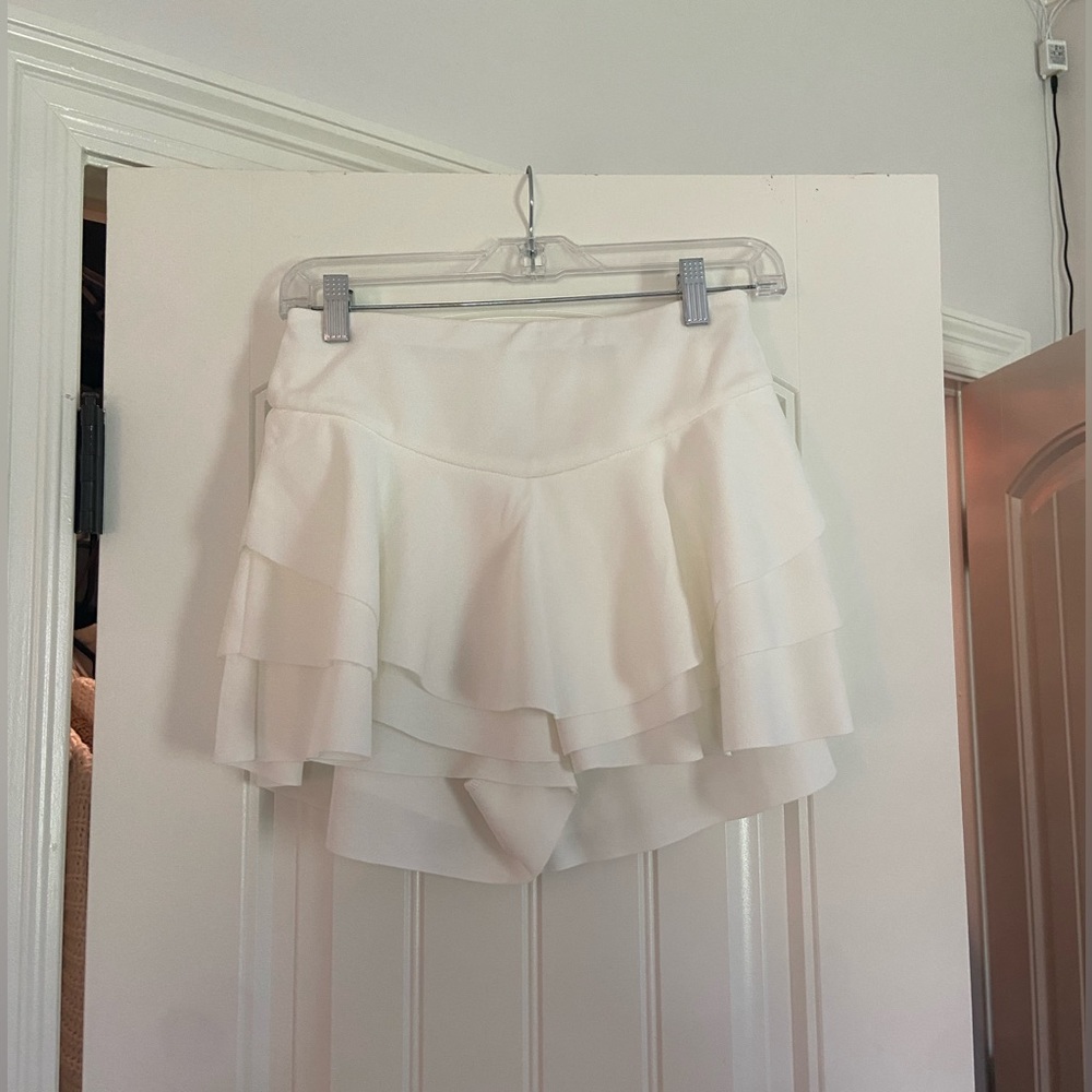 White skirt/shorts